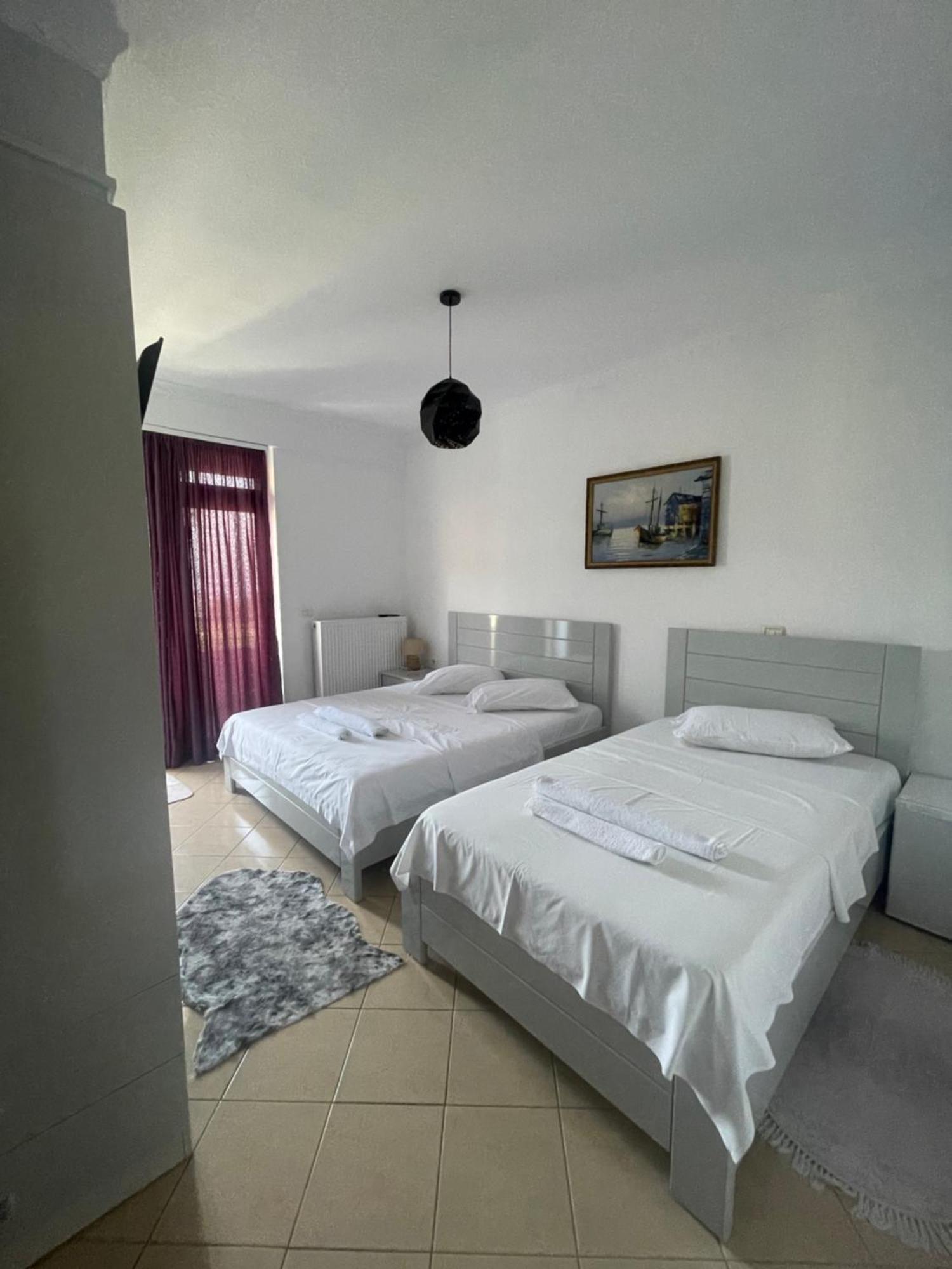 Hotel Vila Toska Piskupat Exterior photo